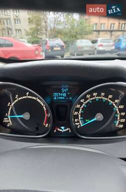 Хэтчбек Ford Fiesta 2016 в 
