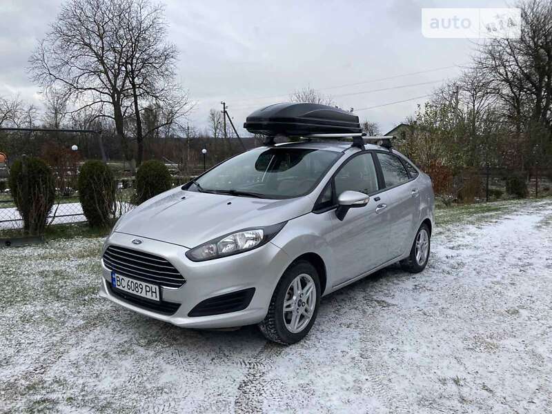 Седан Ford Fiesta 2018 в Львові