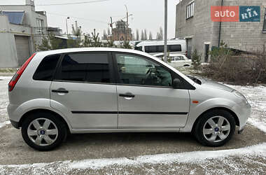 Хетчбек Ford Fiesta 2002 в 