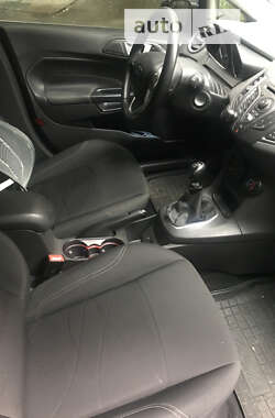 Хэтчбек Ford Fiesta 2014 в 
