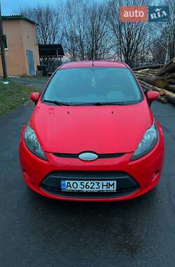 Хэтчбек Ford Fiesta 2010 в Хусте