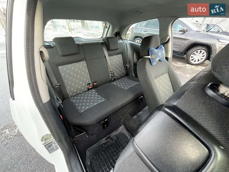 Хэтчбек Ford Fiesta 2004 в Чернигове фото 11 Хэтчбек Ford Fiesta 2004 в Чернигове