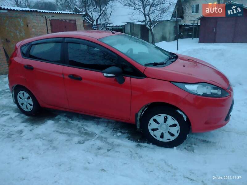 Хетчбек Ford Fiesta 2010 в Львові