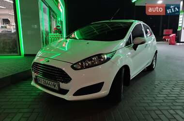 Хэтчбек Ford Fiesta 2015 в 