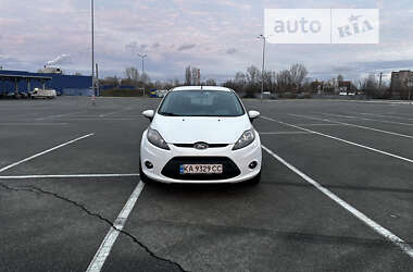 Хэтчбек Ford Fiesta 2010 в 