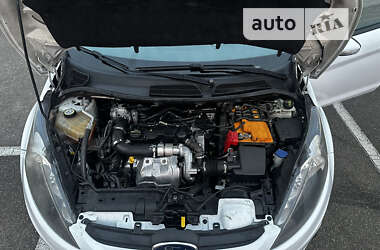 Хэтчбек Ford Fiesta 2010 в 