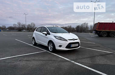 Хэтчбек Ford Fiesta 2010 в 