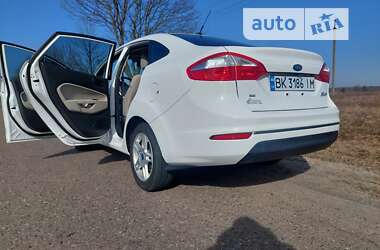 Седан Ford Fiesta 2018 в Костополе