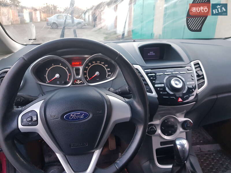 Хэтчбек Ford Fiesta 2010 в Львове