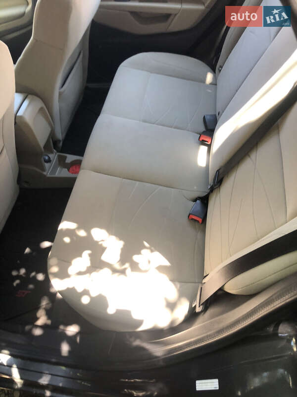 Седан Ford Fiesta 2014 в Чернівцях