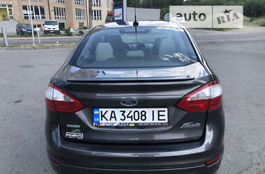 Седан Ford Fiesta 2014 в Черновцах