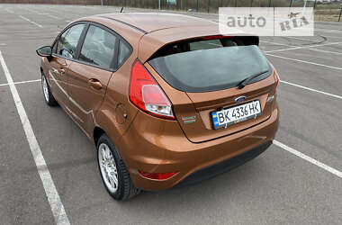 Хэтчбек Ford Fiesta 2015 в Ровно