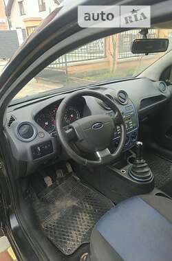 Хэтчбек Ford Fiesta 2008 в Львове