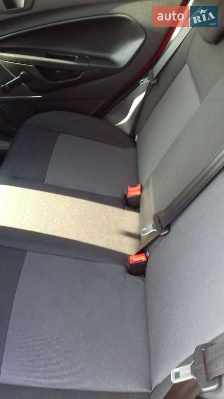 Хэтчбек Ford Fiesta 2013 в Киеве фото 8 Хэтчбек Ford Fiesta 2013 в Киеве
