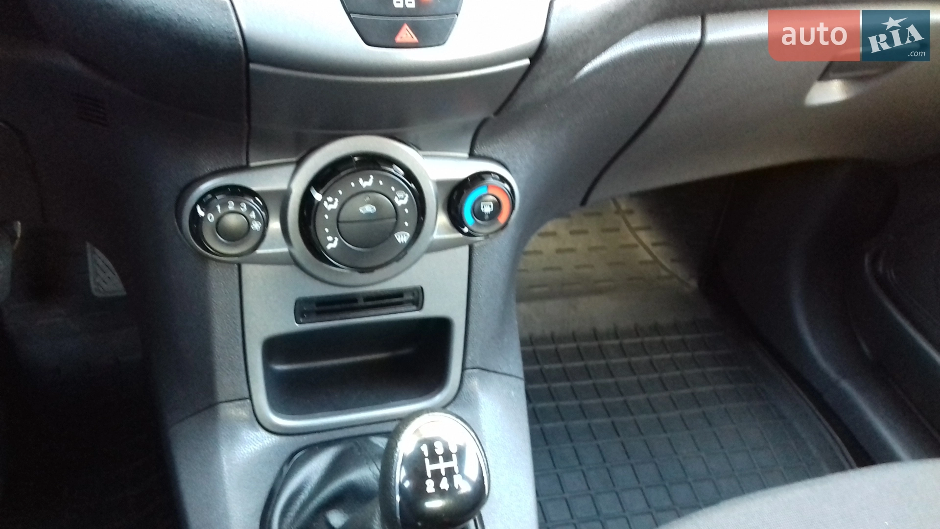 2013 Ford Fiesta - мініатюра 16