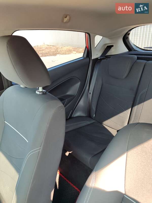 Хэтчбек Ford Fiesta 2015 в Запорожье