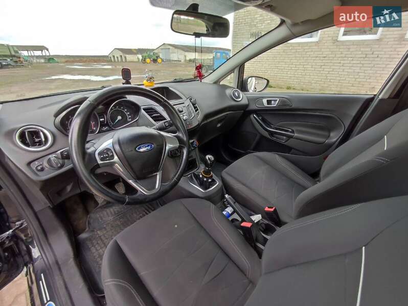 Хетчбек Ford Fiesta 2013 в Нововолинську