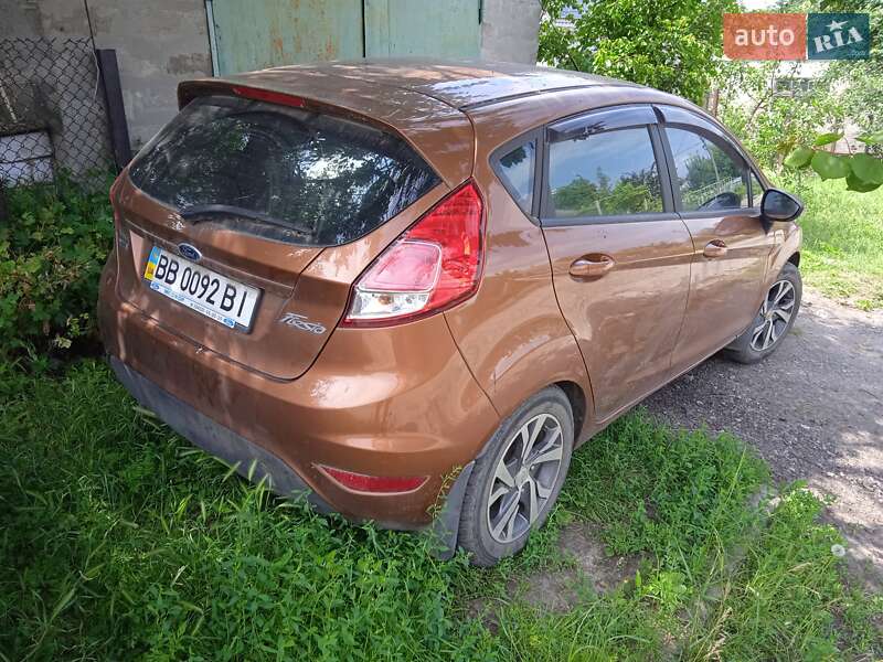 Хэтчбек Ford Fiesta 2013 в Днепре