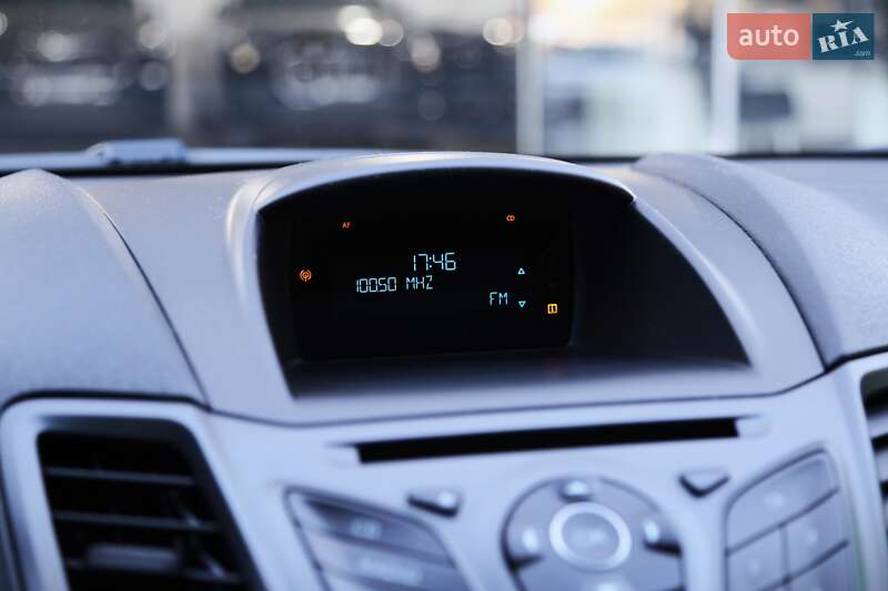 Хэтчбек Ford Fiesta 2015 в Киеве