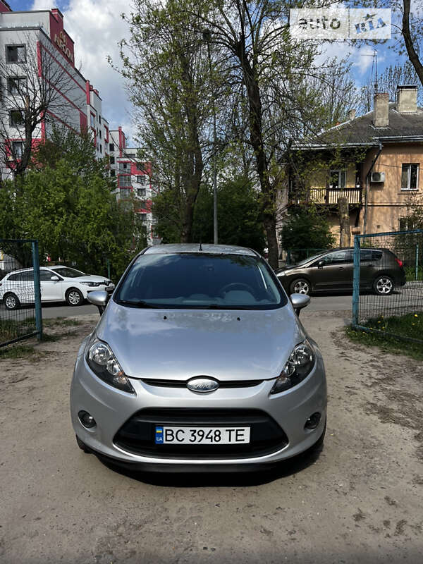 Хэтчбек Ford Fiesta 2010 в Львове фото 2 Хэтчбек Ford Fiesta 2010 в Львове
