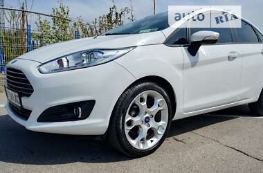 Седан Ford Fiesta 2014 в Днепре