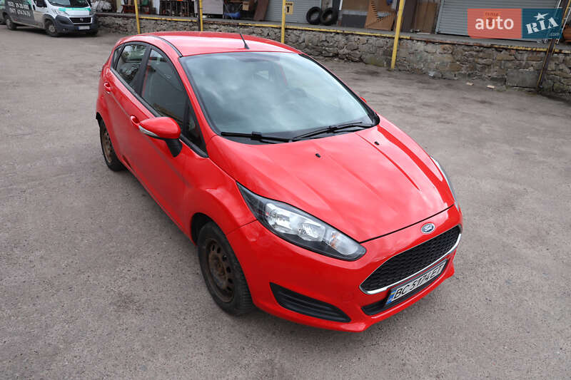 Хетчбек Ford Fiesta 2016 в Львові
