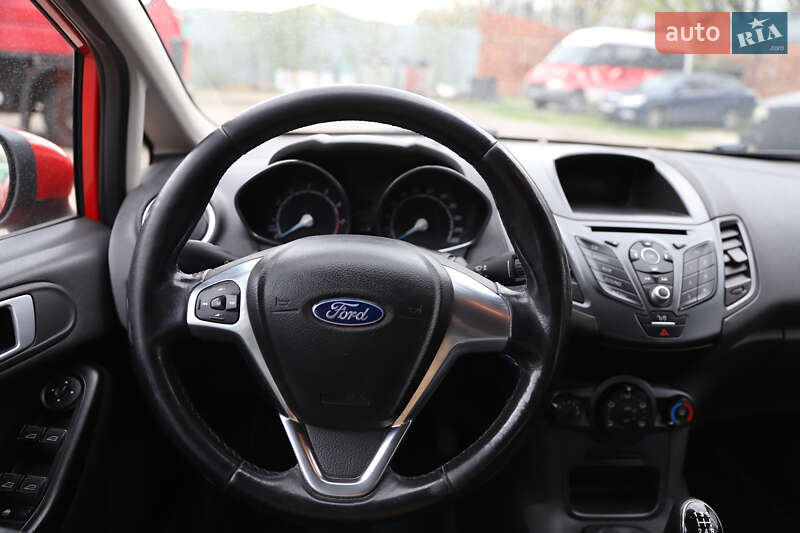 Хетчбек Ford Fiesta 2016 в Львові