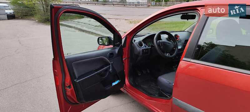 Хэтчбек Ford Fiesta 2007 в Киеве