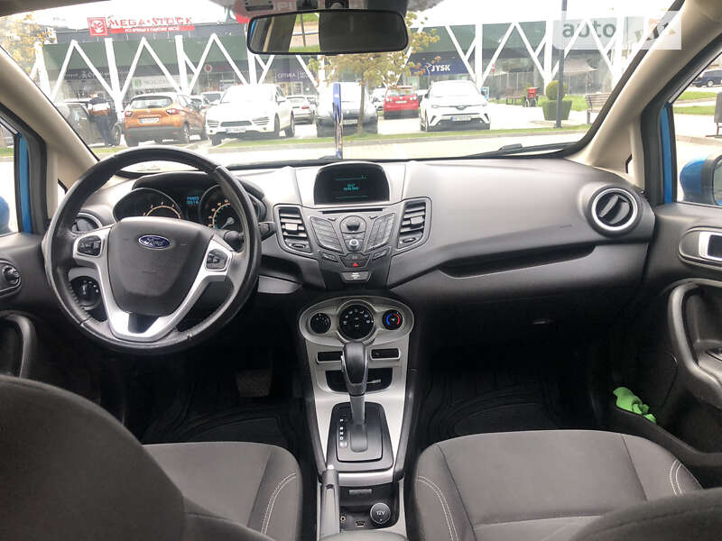 Седан Ford Fiesta 2015 в Хмельницком