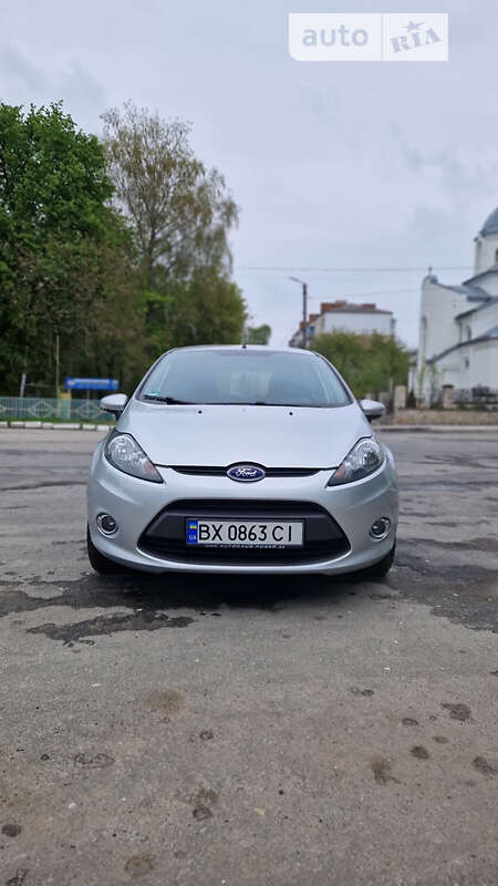 Хэтчбек Ford Fiesta 2011 в Волочиске