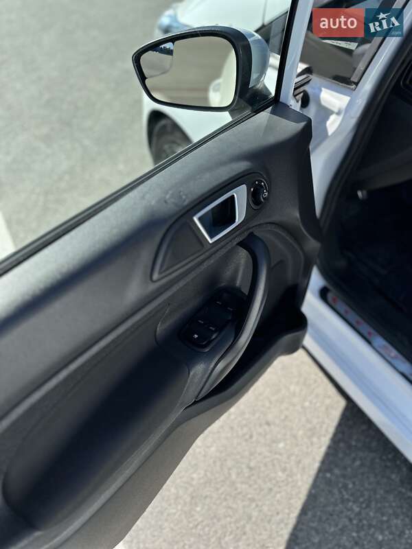 Хетчбек Ford Fiesta 2013 в Котельві