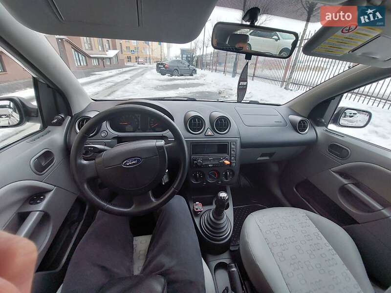 Хэтчбек Ford Fiesta 2003 в Киеве фото 10 Хэтчбек Ford Fiesta 2003 в Киеве