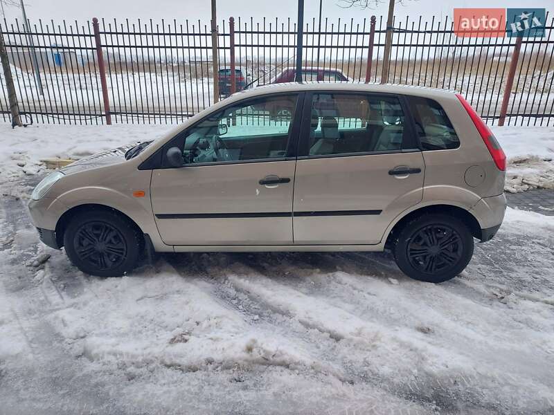 Хэтчбек Ford Fiesta 2003 в Киеве фото 5 Хэтчбек Ford Fiesta 2003 в Киеве