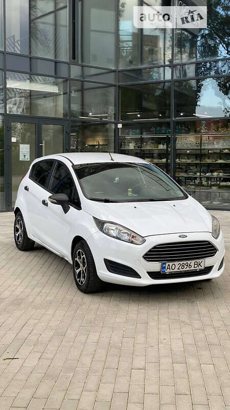 Хэтчбек Ford Fiesta 2013 в Ужгороде