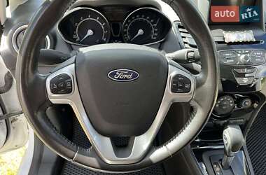 Седан Ford Fiesta 2016 в Ужгороді