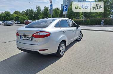 Седан Ford Fiesta 2016 в Львове