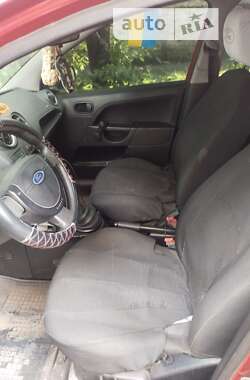 Хэтчбек Ford Fiesta 2006 в 