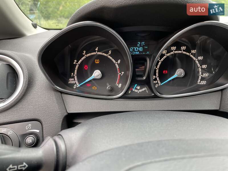 Хэтчбек Ford Fiesta 2015 в Харькове