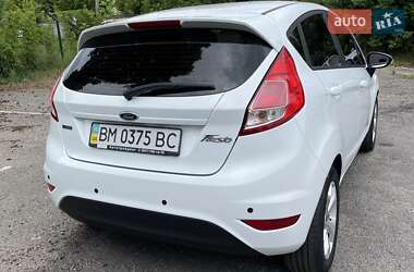 Хэтчбек Ford Fiesta 2015 в 