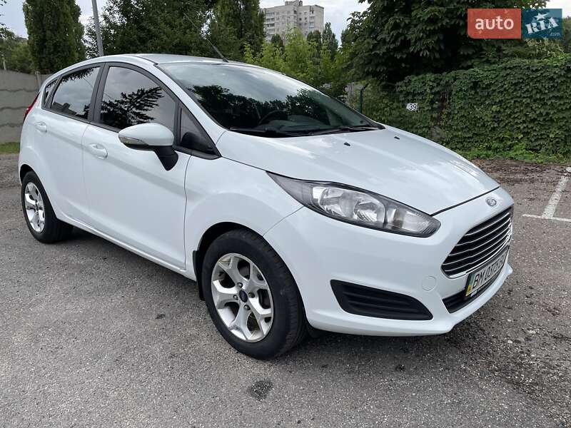Хэтчбек Ford Fiesta 2015 в Харькове