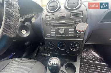 Хэтчбек Ford Fiesta 2007 в Ужгороде