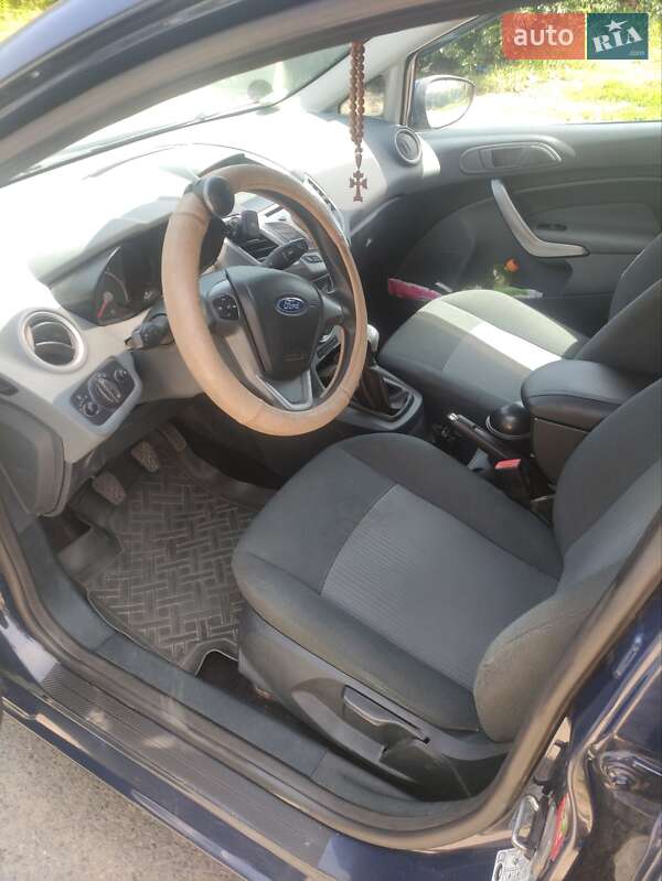 Хэтчбек Ford Fiesta 2010 в Каменском
