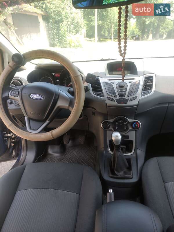 Хэтчбек Ford Fiesta 2010 в Каменском