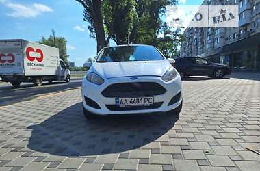 Хетчбек Ford Fiesta 2016 в Києві