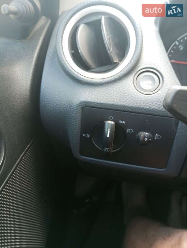 Хэтчбек Ford Fiesta 2006 в Ивано-Франковске