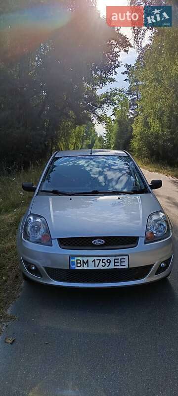Хэтчбек Ford Fiesta 2007 в Новгород-Северском