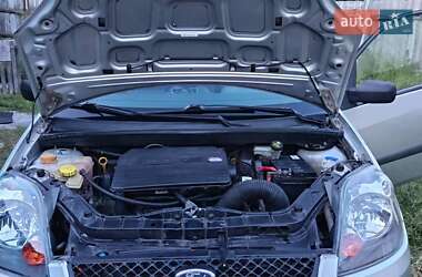 Хэтчбек Ford Fiesta 2007 в 