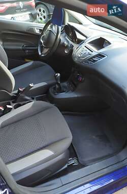 Хэтчбек Ford Fiesta 2016 в 