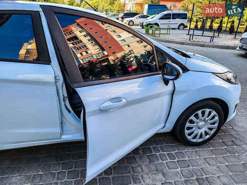 Хэтчбек Ford Fiesta 2016 в Кременчуге фото 10 Хэтчбек Ford Fiesta 2016 в Кременчуге