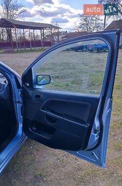 Хэтчбек Ford Fiesta 2007 в 